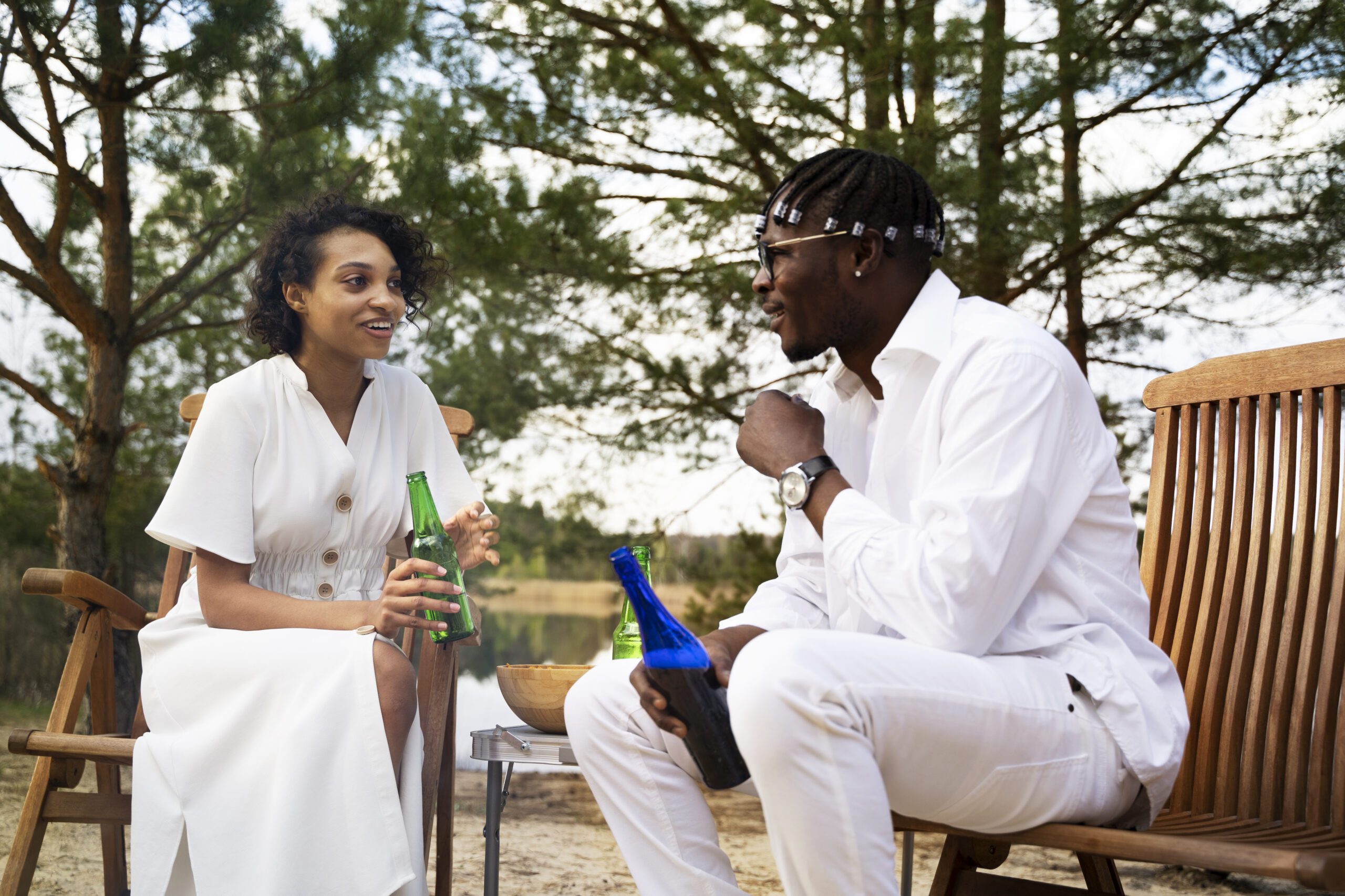 amis plan bas bavarder dehors 1 scaled